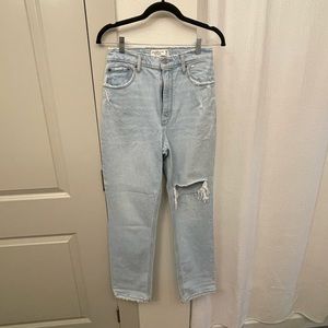 Abercrombie Curve Love The 90’s Straight Ultra High Rise Size 28